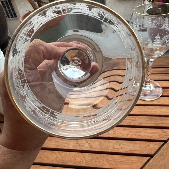 Vintage Crystal Libbey Etched Glass Wine Goblets With Gold Rim & Winter Wonderla - Picture 6 of 8